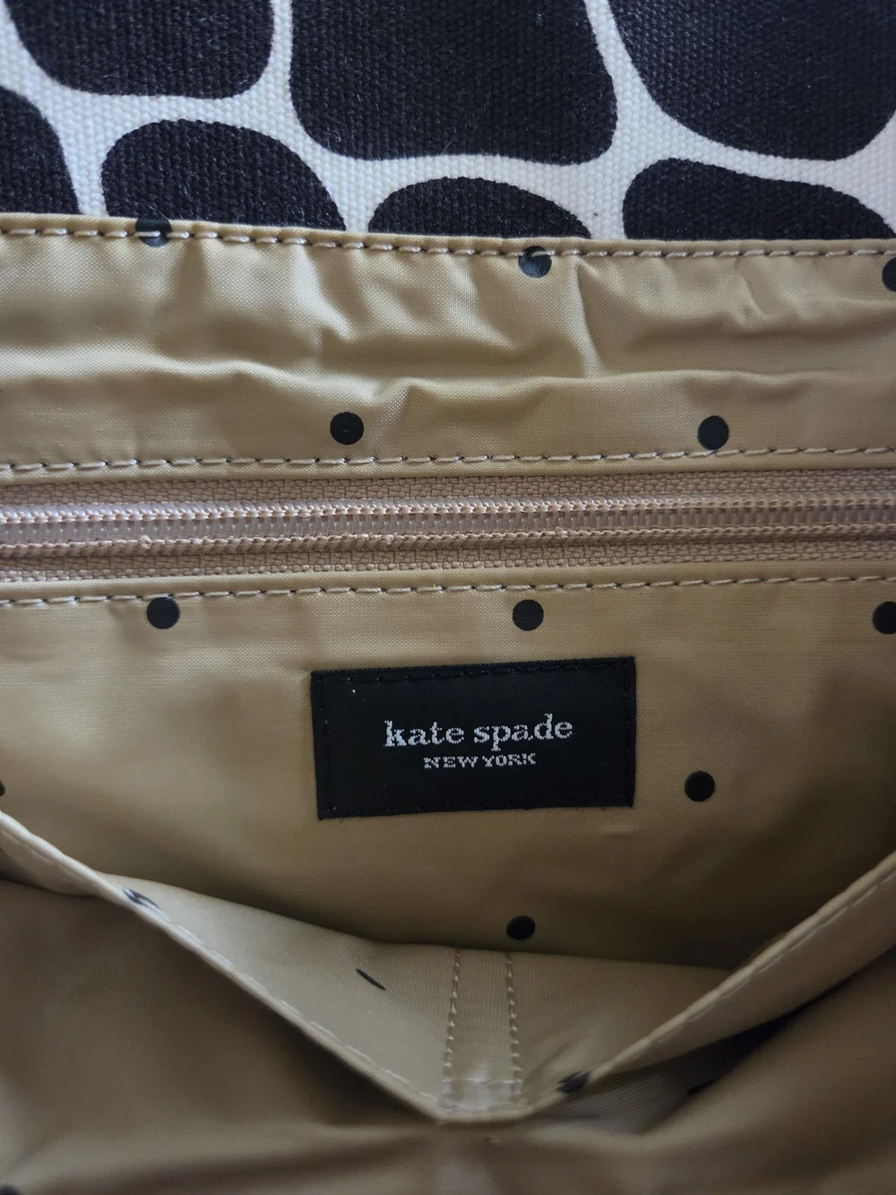 Kate Spade Giraffe Messanger Diaper Bag with Changing Pad - New Without Tags